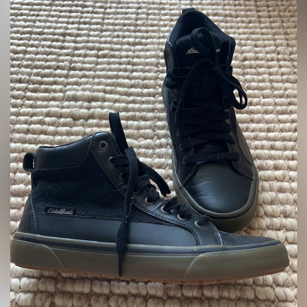 NWOT Eddie Bauer Storm Sneaker